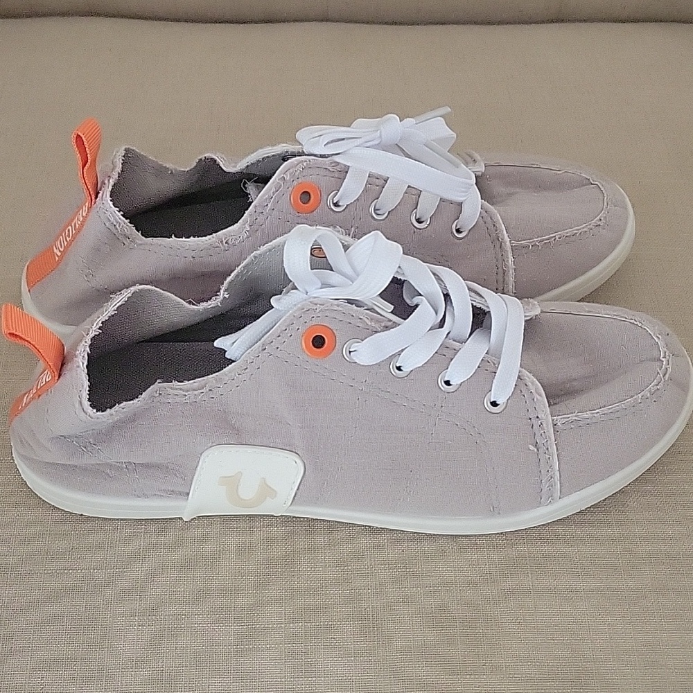 True Religion SAHANA WOMEN'S casual canvas sneaker grey , white, orange , SZ 7.5